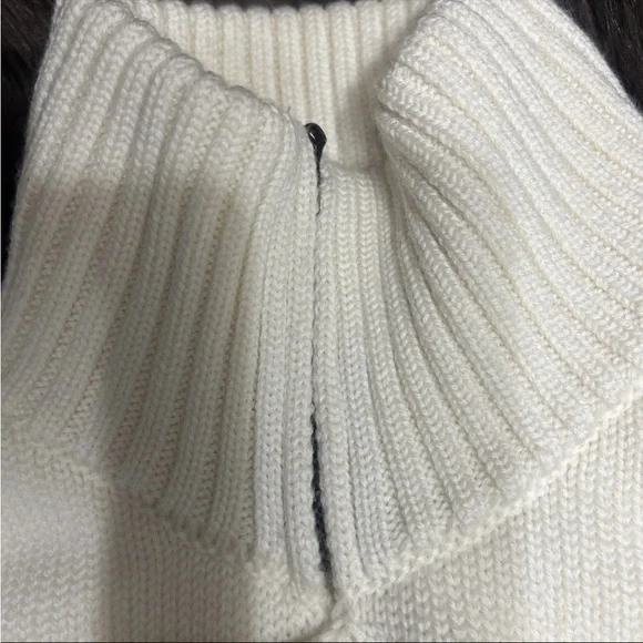Elegant White Double-Breasted Zip-Up Sweater